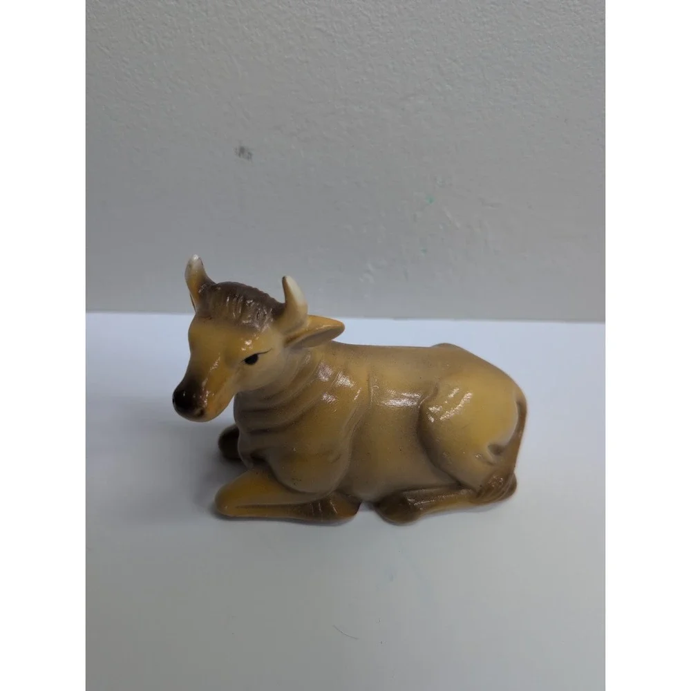 Laying Cow Vintage Porcelain Christmas Nativity Animal Figurine